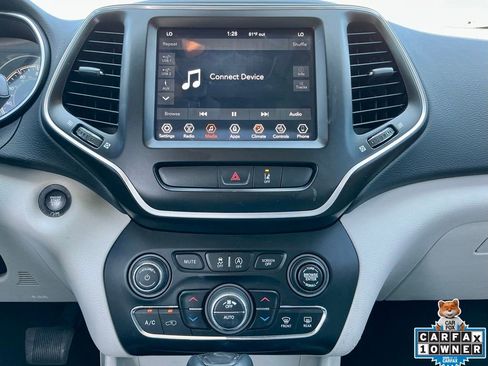 Used 2022 Jeep Cherokee Latitude Lux w/ Sun & Sound Group image 35