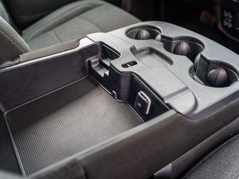 Used 2024 RAM 2500 Big Horn w/ Sport Appearance Package image 11