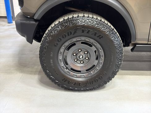 Used 2025 Ford Bronco Outer Banks w/ Sasquatch Package image 9