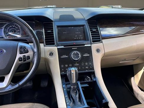 Used 2013 Ford Taurus Limited FWD image 6