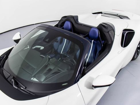 Certified 2022 Ferrari SF90 Spider AWD/4WD image 32