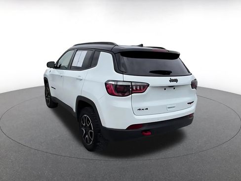 Used 2025 Jeep Compass Trailhawk AWD/4WD image 11