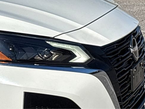 Used 2023 Nissan Altima 2.5 SV image 18