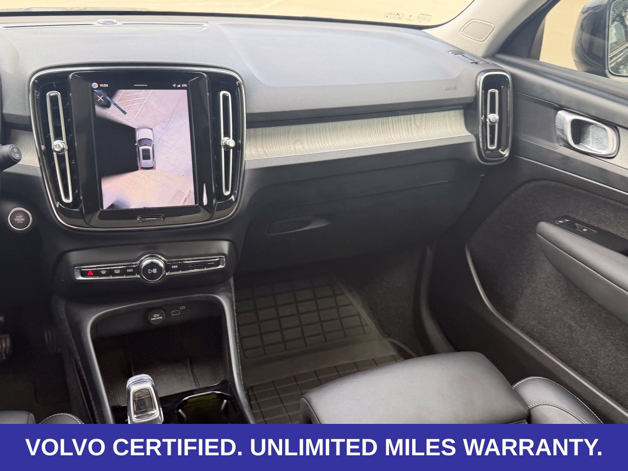 Certified 2026 Volvo XC40 B5 Plus AWD/4WD image 15