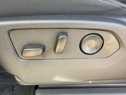 Used 2025 GMC Sierra 1500 Elevation w/ Preferred Package image 19