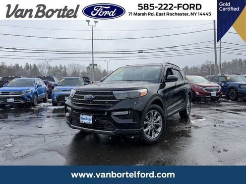 Certified 2022 Ford Explorer XLT w/ Equipment Group 202A image 1