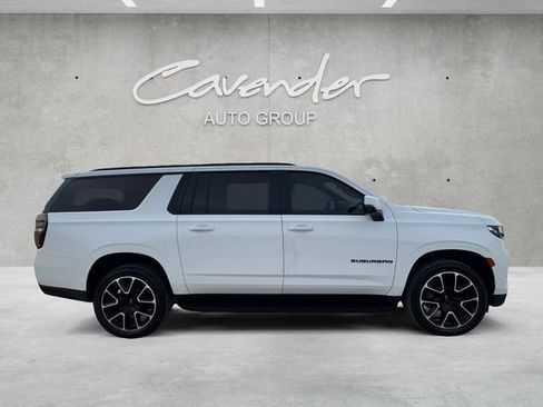 Used 2023 Chevrolet Suburban RST w/ Luxury Package image 17