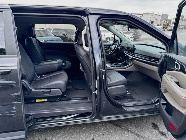 Certified 2026 Kia Carnival FWD image 34