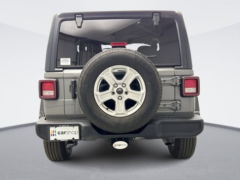 Used 2021 Jeep Wrangler Sport image 4