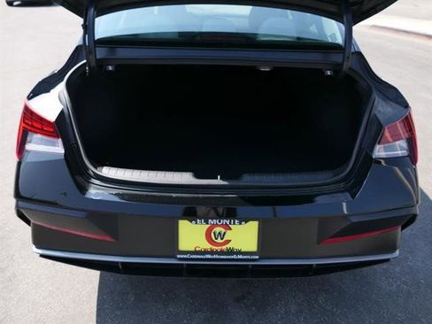 New 2025 Hyundai Elantra Limited image 22