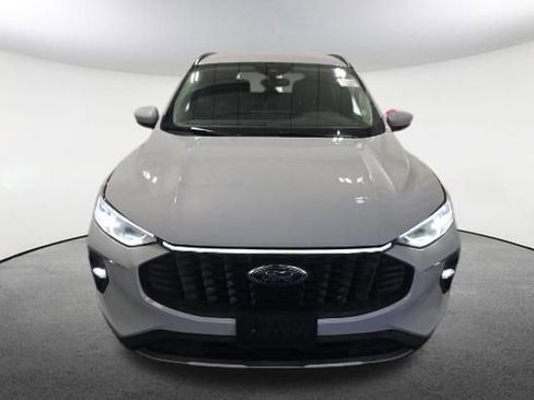 Used 2025 Ford Escape Platinum image 2