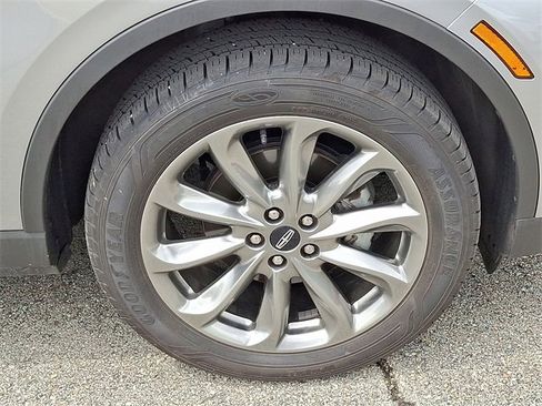 Used 2021 Lincoln Corsair AWD w/ Premium Package image 8