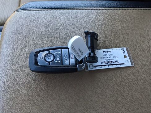 Used 2023 Ford F250 Lariat w/ Chrome Package image 38