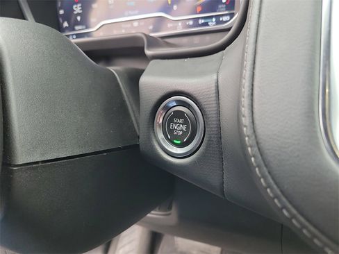 Used 2023 Chevrolet Suburban LT image 25