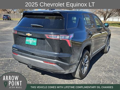 Used 2025 Chevrolet Equinox LT FWD image 11