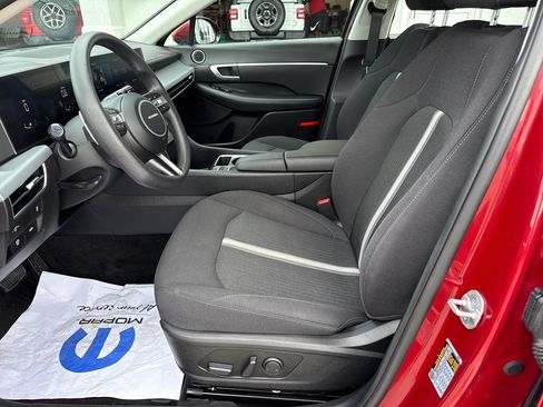 Used 2025 Hyundai Sonata SEL FWD image 9