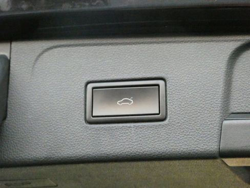 Used 2019 Volkswagen Atlas SE image 26