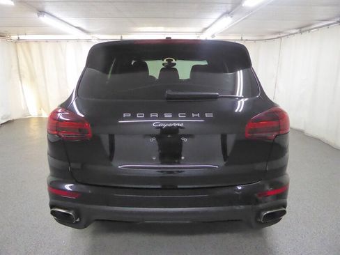 Used 2016 Porsche Cayenne AWD/4WD image 6