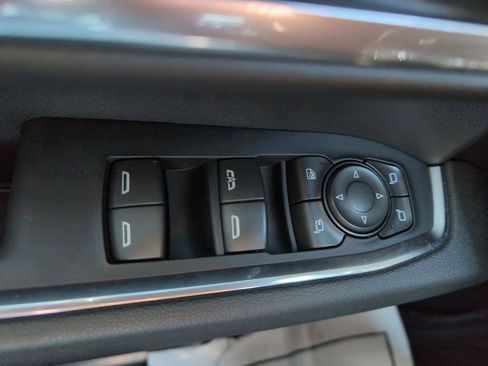 Used 2025 GMC Sierra 2500 SLE w/ SLE Value Package; image 15