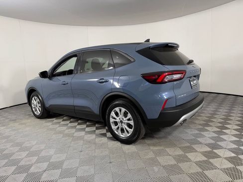 Used 2025 Ford Escape Active image 10