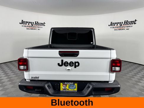 Used 2025 Jeep Gladiator Sport AWD/4WD image 8
