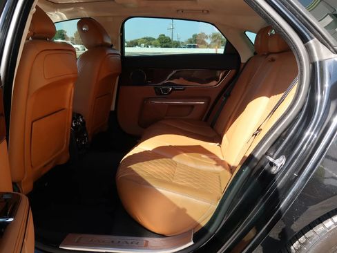 Used 2017 Jaguar XJ L Portfolio image 19