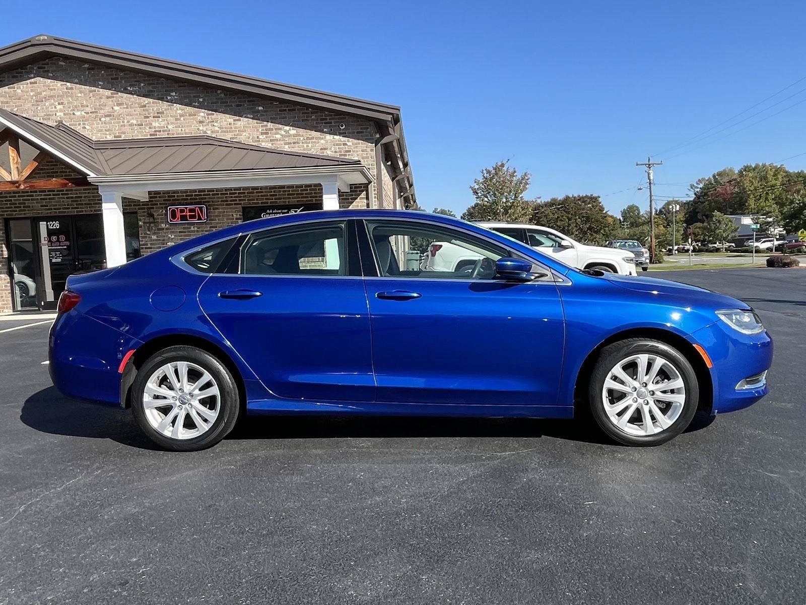 Used 2016 Chrysler 200 Limited FWD image 21