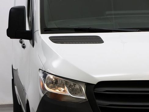 Used 2022 Mercedes-Benz Sprinter 144 Cargo image 4