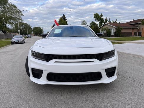 Used 2023 Dodge Charger SXT RWD image 2