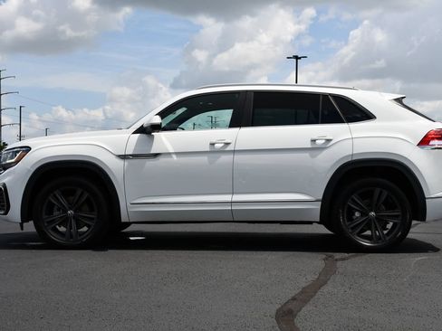 Used 2021 Volkswagen Atlas Cross Sport SE w/ V6 Towing Package FWD image 4