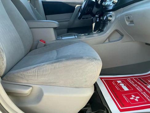 Used 2011 Toyota Highlander 4WD image 22