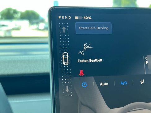 Used 2026 Tesla Model Y 2WD image 23