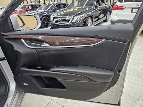 Used 2014 Cadillac XTS Luxury image 37