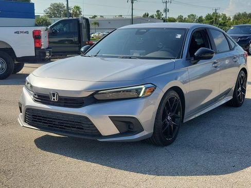 Used 2023 Honda Civic Sport image 3