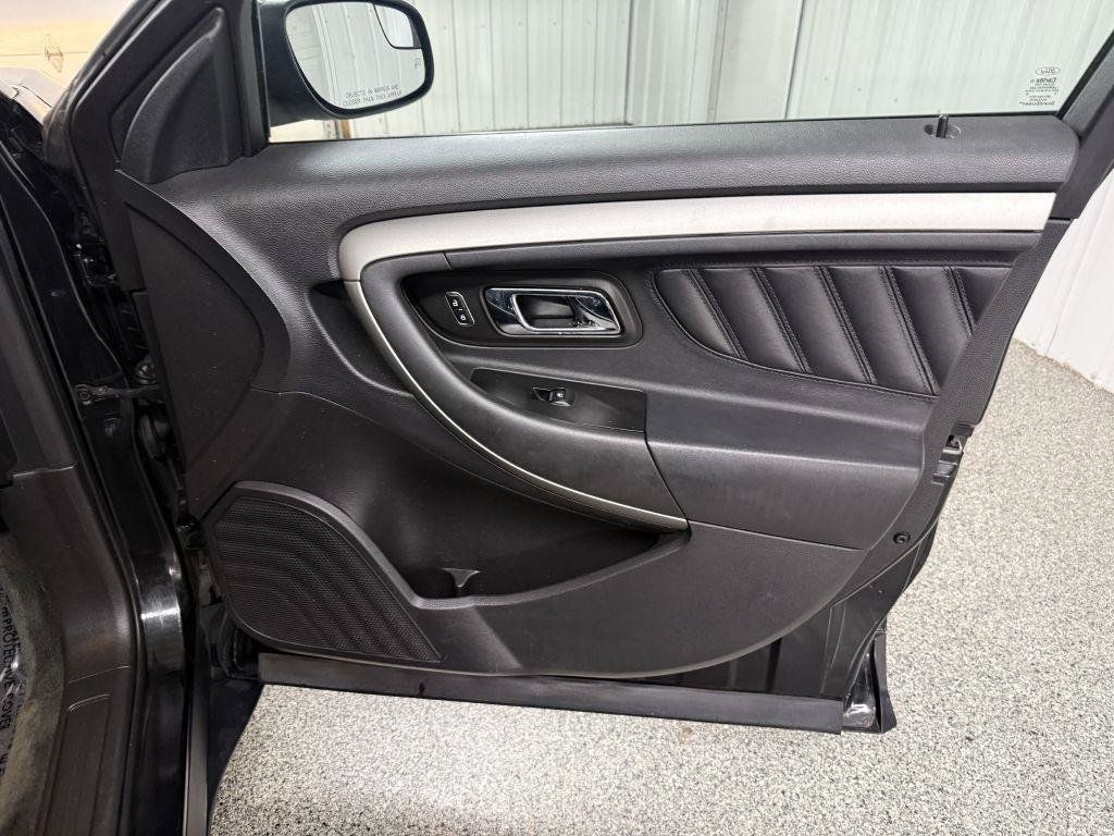 Used 2014 Ford Taurus SEL w/ Equipment Group 201A FWD image 32