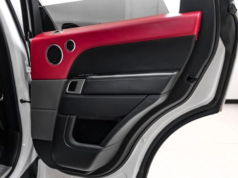 Used 2019 Land Rover Range Rover Sport HST image 41