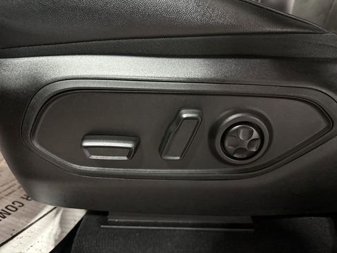 Used 2025 Jeep Grand Cherokee Altitude AWD/4WD image 23