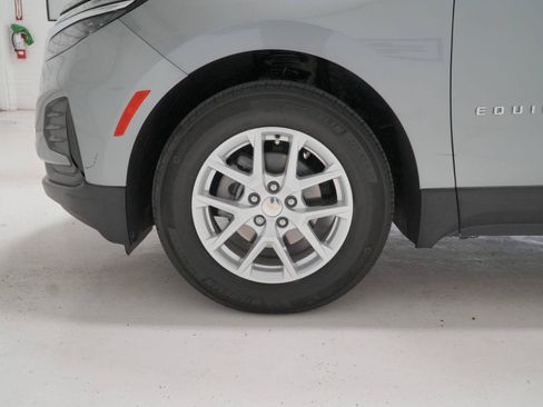 Used 2024 Chevrolet Equinox LS w/ Driver Confidence II Package FWD image 11