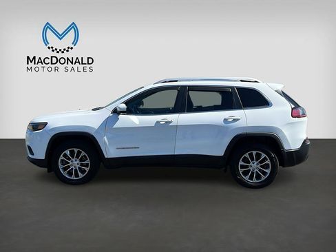 Used 2019 Jeep Cherokee Latitude Plus w/ Comfort/Convenience Group AWD/4WD image 4