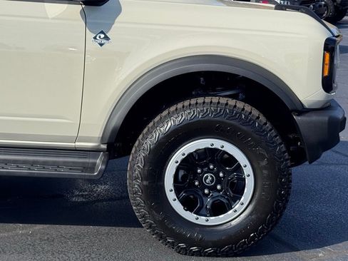 New 2025 Ford Bronco Outer Banks w/ Sasquatch Package image 46