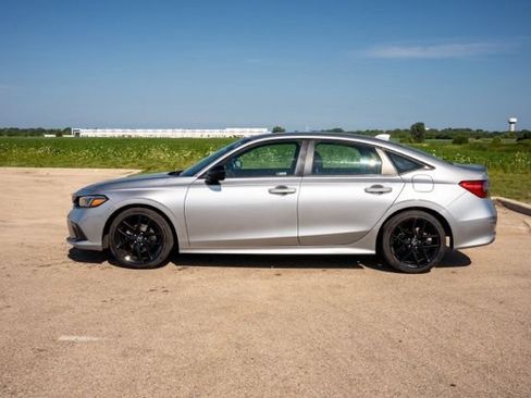 Used 2024 Honda Civic Sport image 4
