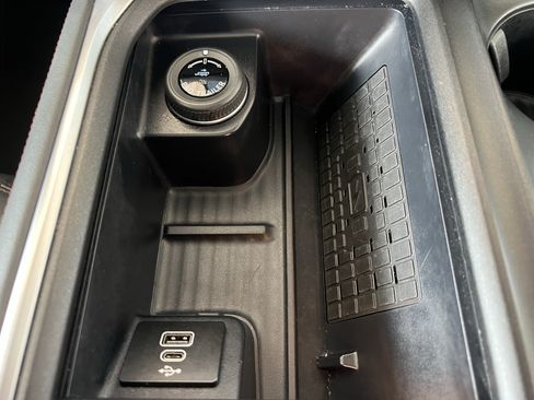 Used 2025 Ford Expedition Max Active AWD/4WD image 36