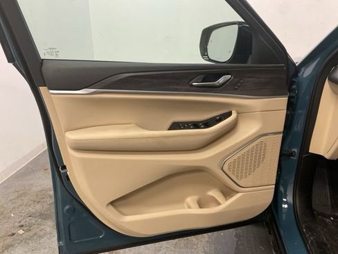 New 2026 Jeep Grand Cherokee Limited image 21