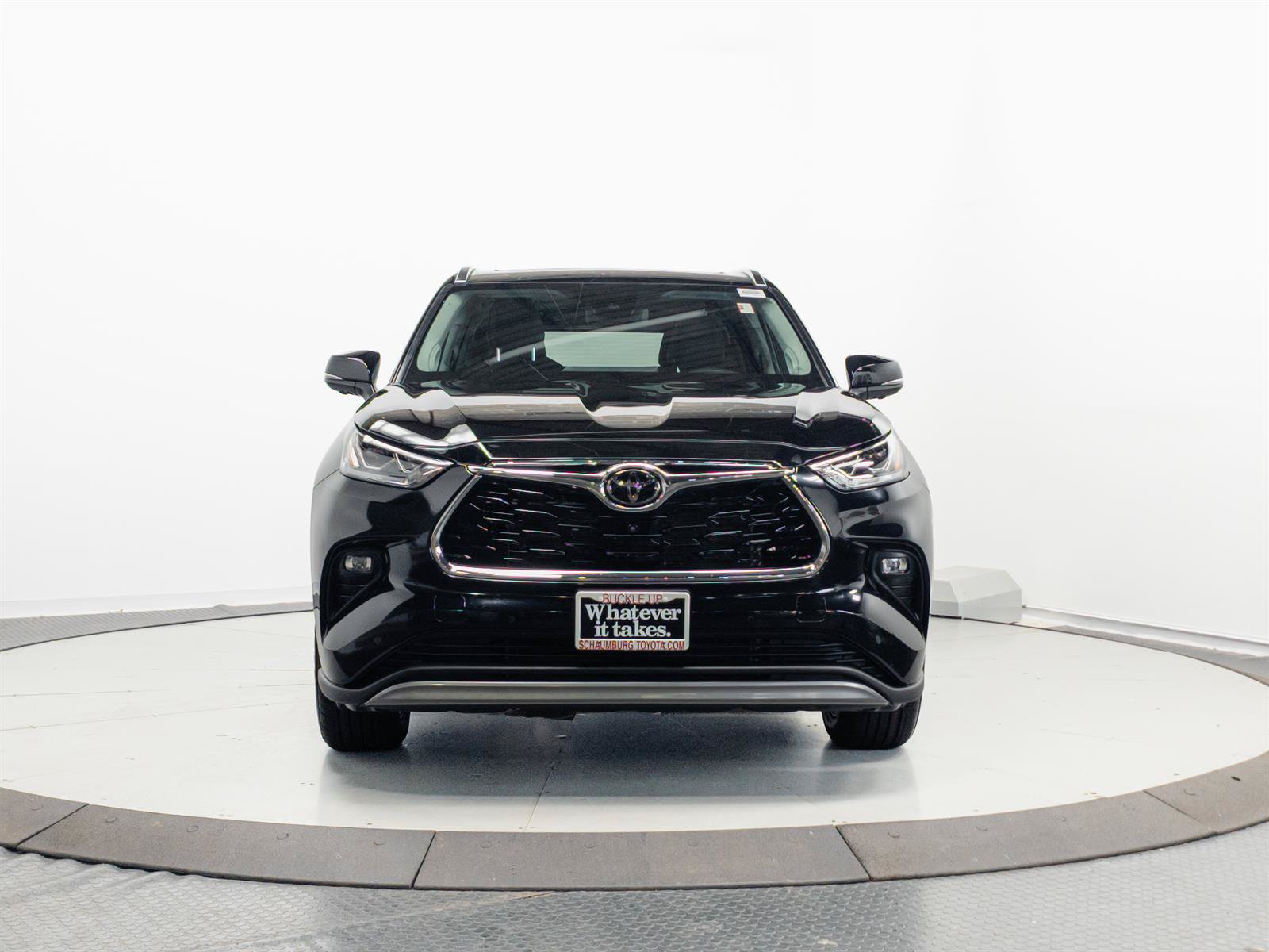 Used 2024 Toyota Highlander Platinum AWD/4WD image 2