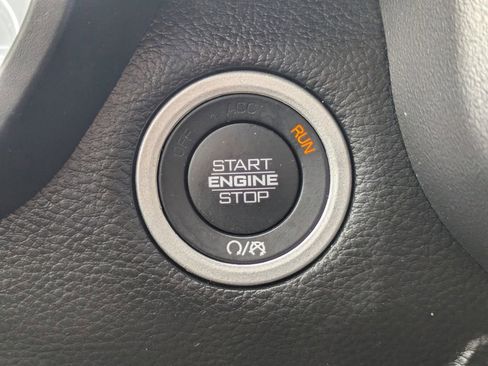 Used 2024 RAM 1500 Laramie image 33