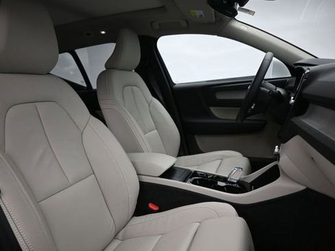 Used 2023 Volvo XC40 B5 Plus w/ Protection Package Premier AWD/4WD image 35