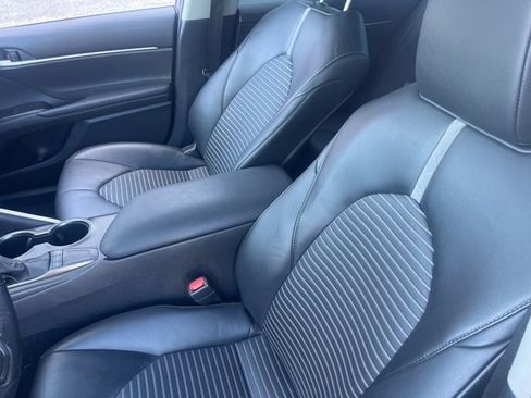 Used 2024 Toyota Camry SE image 8