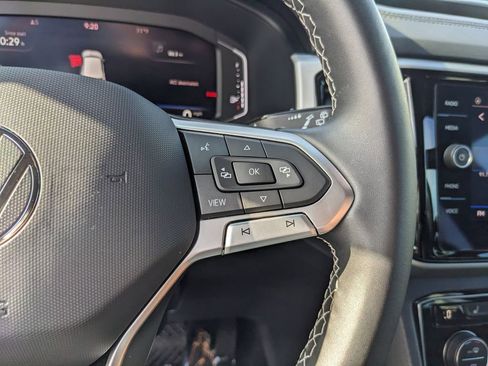 Used 2023 Volkswagen Atlas Cross Sport SE image 28