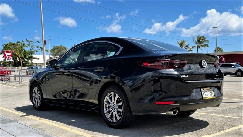 Used 2019 MAZDA MAZDA3 Sedan FWD image 3