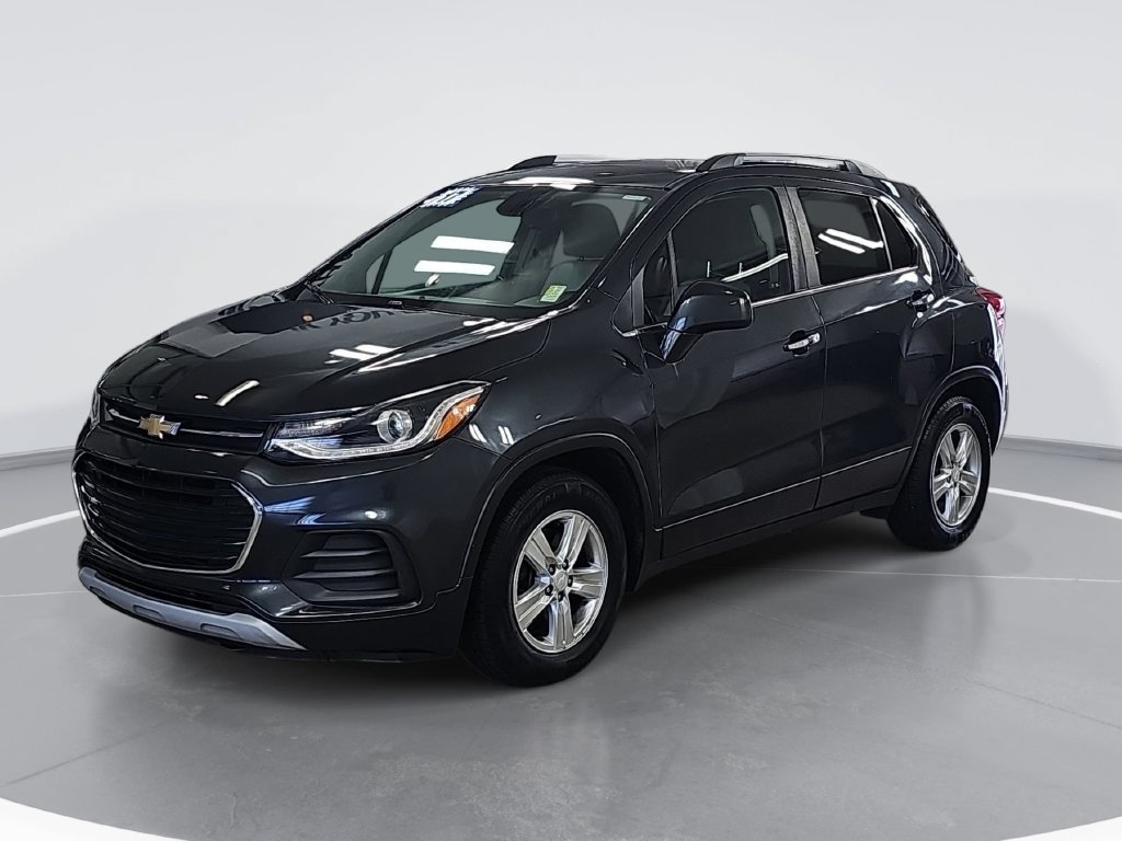 Used 2017 Chevrolet Trax LT w/ Sun & Sound Package FWD image 9